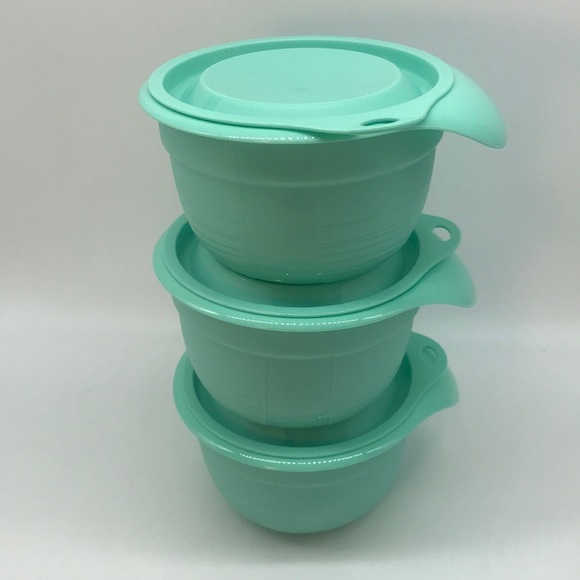 Tupperware Mixing Bowls Set of 3